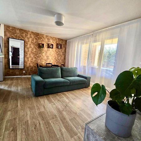 Appartement Rez De Chaussee Avec Parking Prive أورلييو المظهر الخارجي الصورة