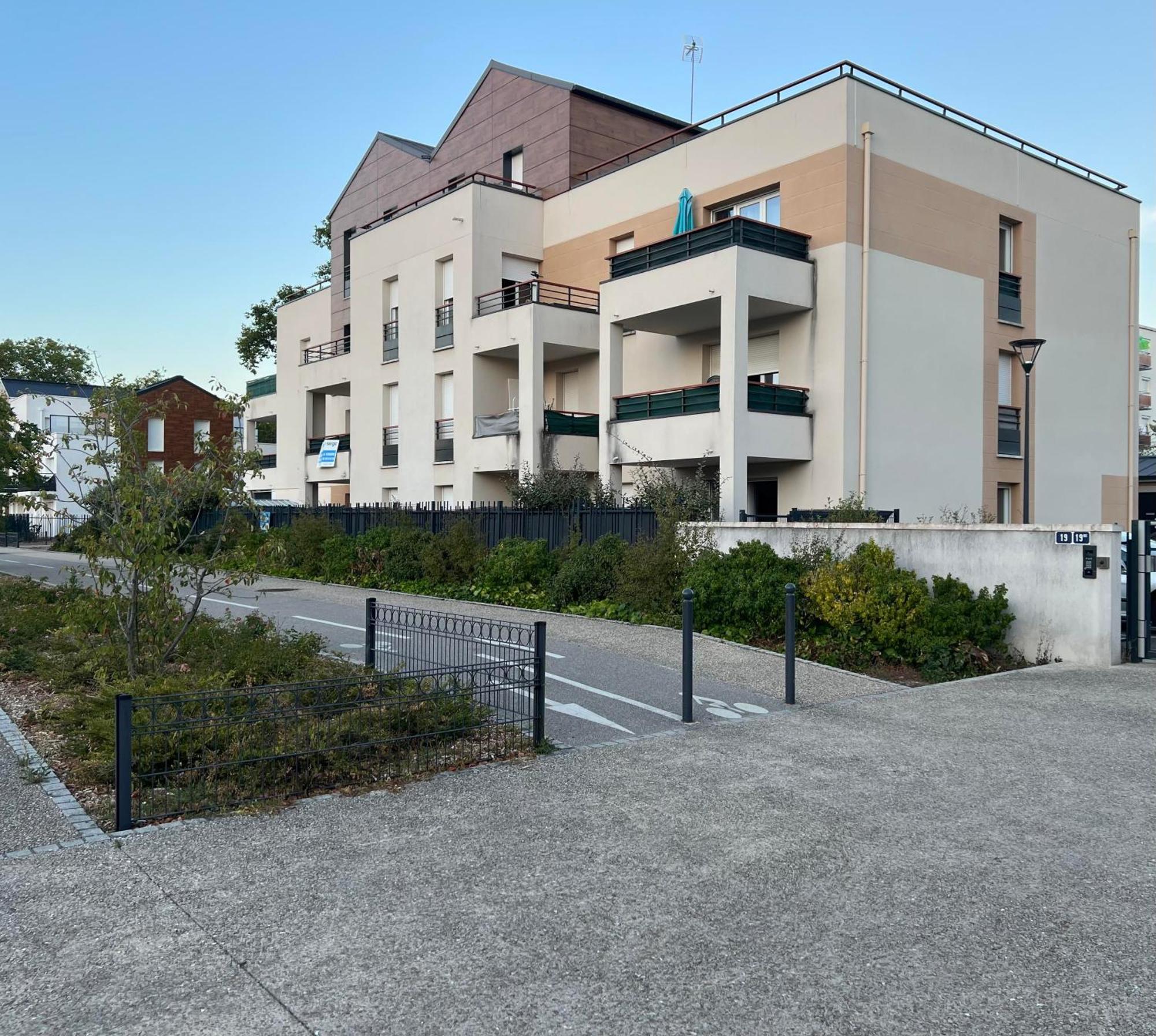 Appartement Rez De Chaussee Avec Parking Prive أورلييو المظهر الخارجي الصورة